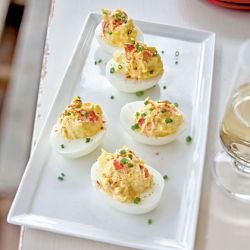 Cách chế biến món trứng tôm hùm nghiền