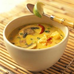 Học lỏm món súp tôm hùm Thái chua cay siêu ngon 