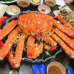 CUA HOÀNG ĐẾ – “ÔNG VUA” CỦA THẾ GIỚI HẢI SẢN