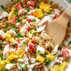 Cơm chiên cua hoàng đế và súp lơ xanh