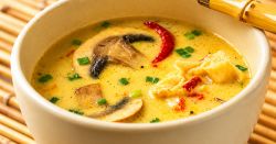 Học lỏm món súp tôm hùm Thái chua cay siêu ngon 