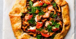 Lobster-Wild Mushroom Galette kết hợp hương vị của Pháp và Ý