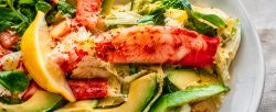 Món ăn đầu tiên dành cho buổi sáng : Salad cua hoàng đế cobb