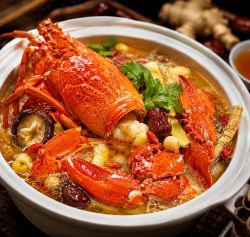 Tôm hùm hầm món ăn ngon bổ dưỡng nơi đất cảng