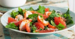 Học lỏm công thức chê biến salad thảo mộc tôm hùm, bưởi hồng từ đầu bếp